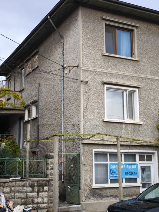 Втори етаж от двуетажна къща от собственик