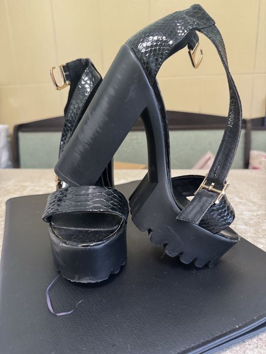 Туфли черные на платформе