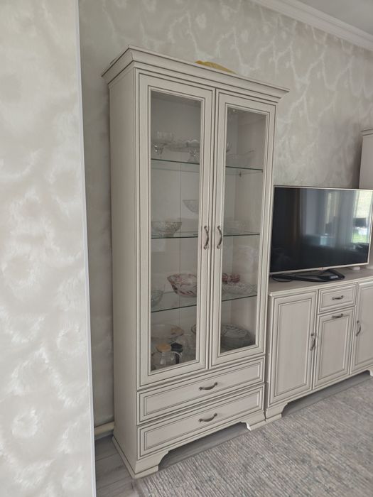 Продам шкаф от Тиффани