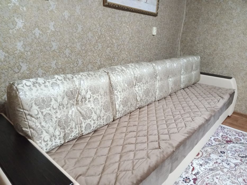 Чехлы, покрывала и сидушки на диван