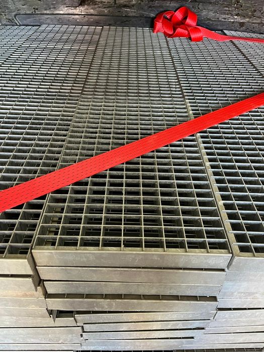 Trepte zincate galvanizate
