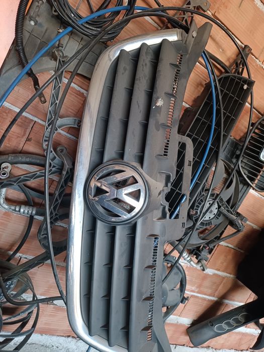 Предни решетки за Фолксваген Пасат, Джета, Тоаран и Голф 4