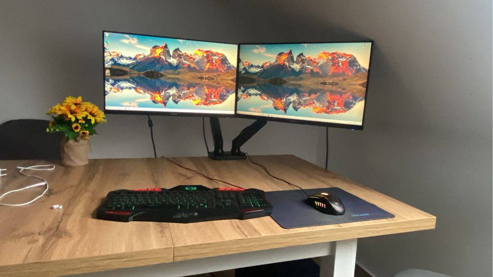 Vand pc gaming ,2 monitoare 27 75hz