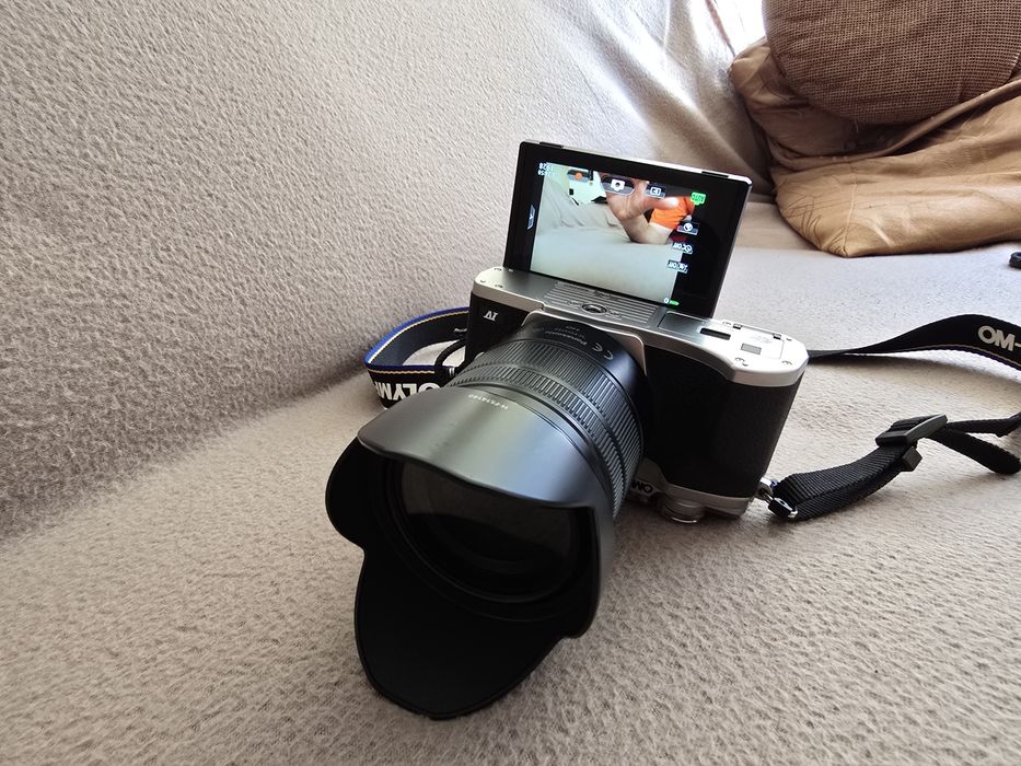 Mirrorless Olympus OM-D E-M10 Mark IV   NOU  cu obiectiv 14-140