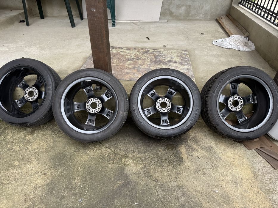 Джанти с гуми 250 евро в много добро састояние и джантите и гумите 18