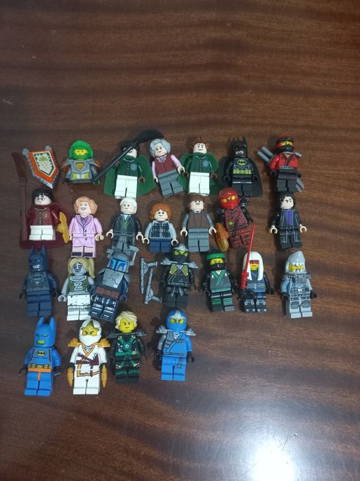 Лего фигурки  из разных серий