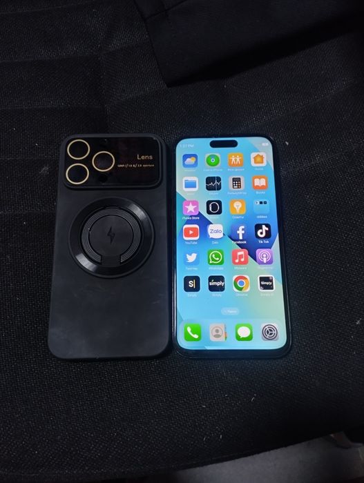 Продам айфон 15 про Макс на 1 терабайт