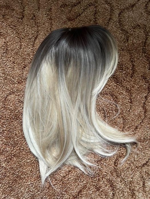 Парик с удлиненным каре