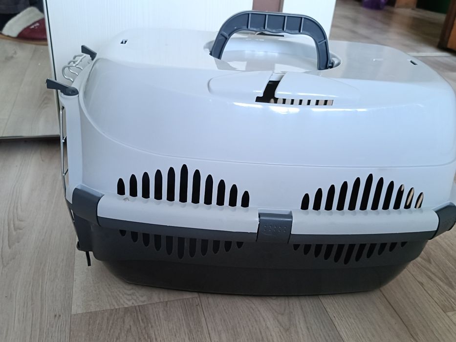 Переноска для питомцев