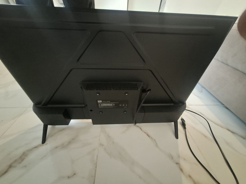 Продам телевизор TCL