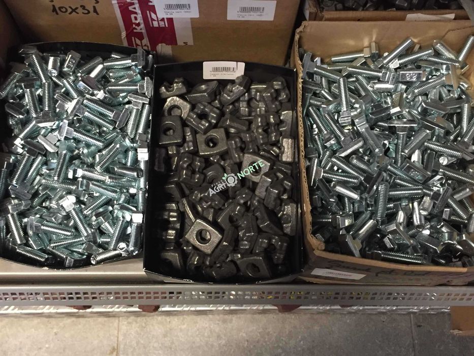 Piese Mig gunoi, pinioane, lanturi, suruburi, racleti.