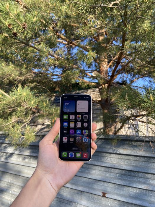 Продам срочно iPhone 12 64GB
