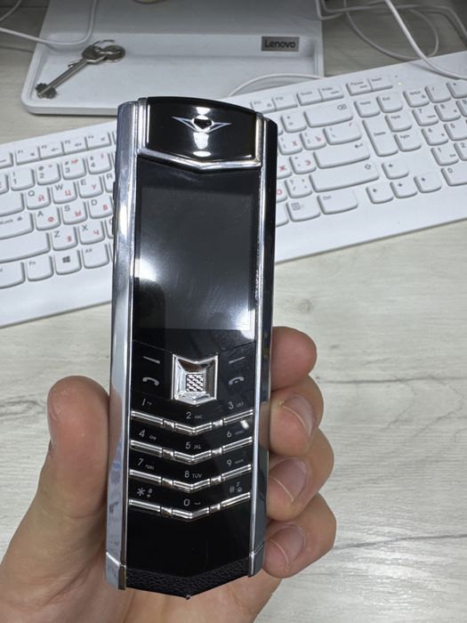Vertu   s-818772