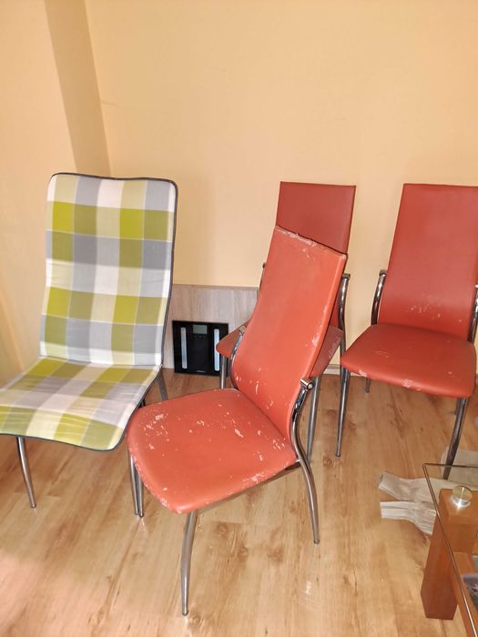 Продавам  6 бр. трапезни столове
