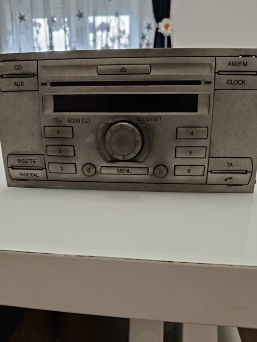 Vând Radio CD auto Ford