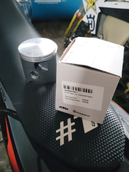 Vând ktm exc 250 six days