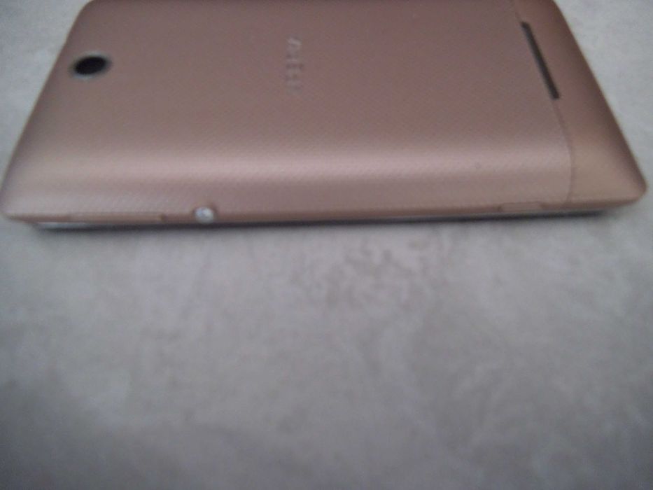 Мобилен телефон Sony Xperia