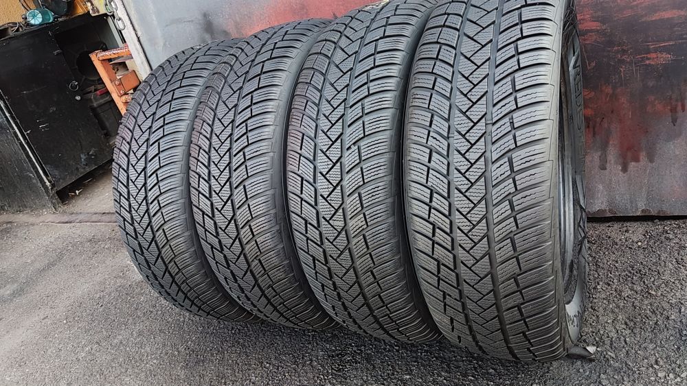 4бр. зимни гуми 235/65/17 Vredestein Wintrac
dot24