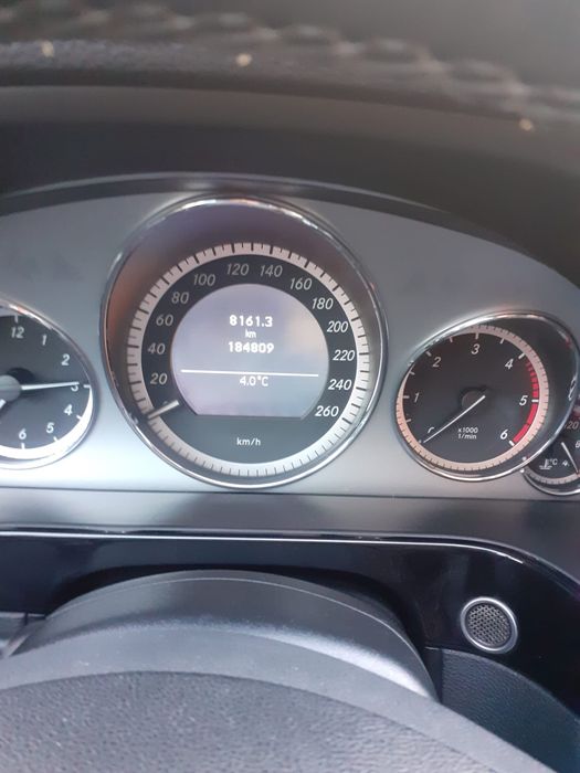 MERCEDES-BENZ E-Class 2011 — imagine 5