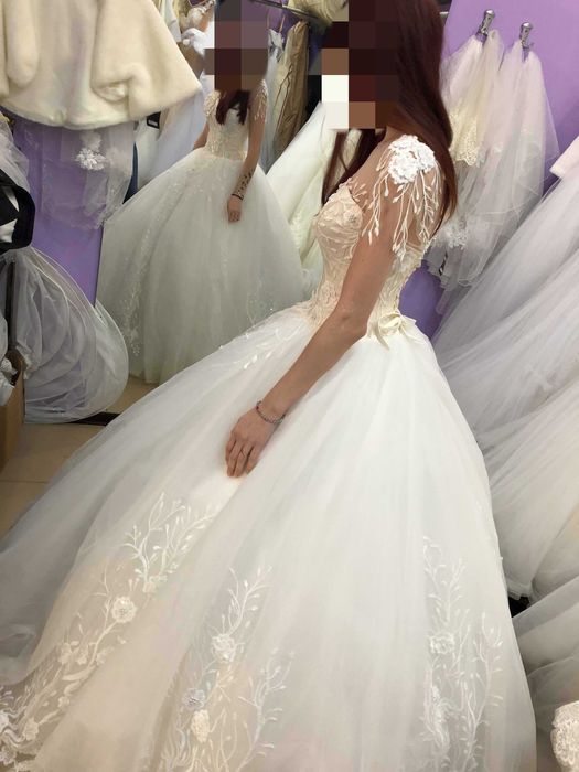 Rochie de mireasa pe corset!