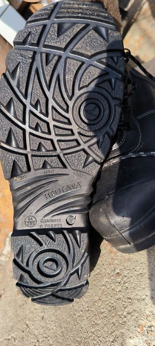 Продам ботинки СИЗ