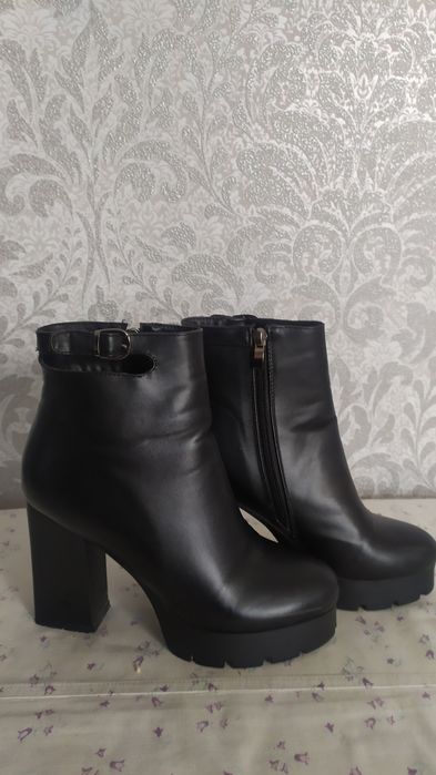 Razmer 37-38 ga bemalol keladi