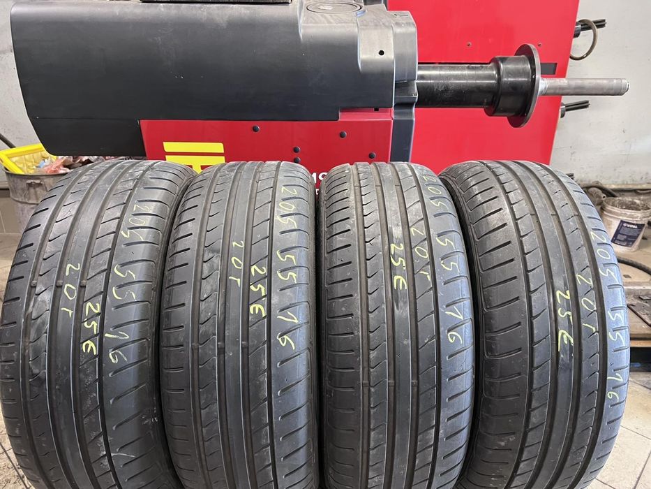Летни гуми 205/55 R16 Dunlop