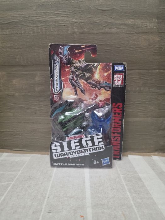 Продам оригинальные фигурки Transformers Hasbro (Starscream, Warpath,
