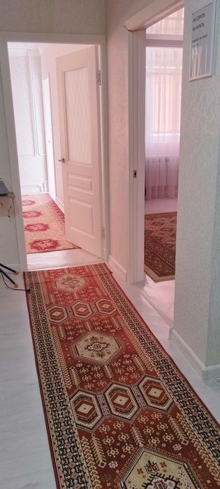 Центрден 2ком. Сатылады 1этаж, 2этаж, 3этаждан.