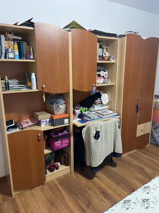 Mobilă simplistă + pat