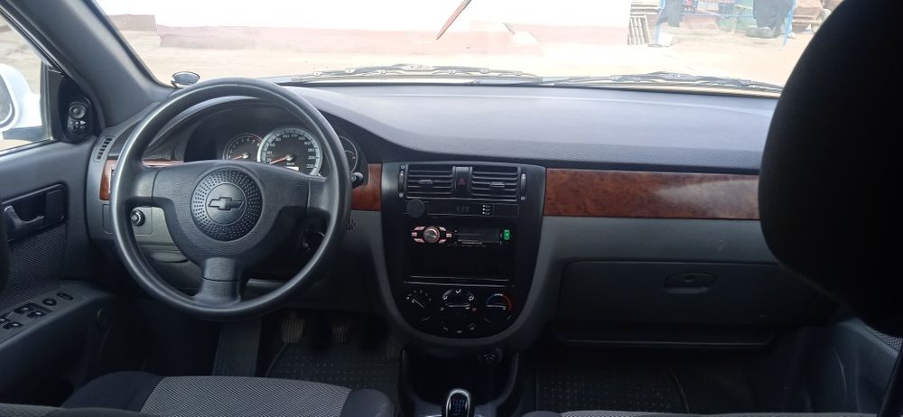 Jentra moshinasi sotiladi