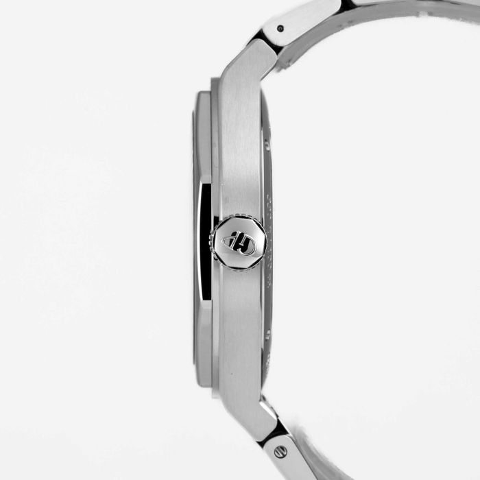 Girard Perregaux Laureato 42mm 81010 Blue dial