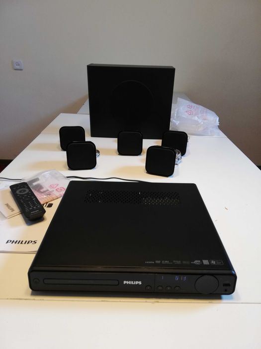 PHILIPS  HTS 3270 - Sistem Home Theater 5.1 (DVD/Amplif/Boxe)- ca Nou
