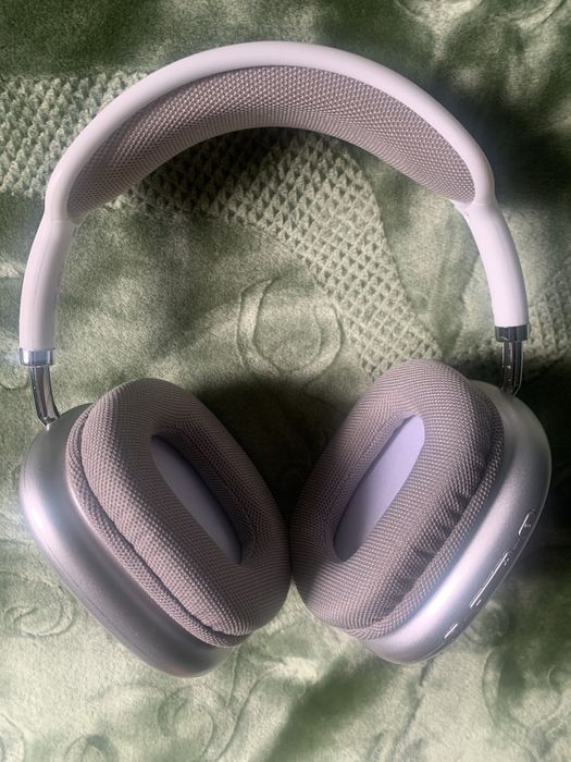 Беспроводные наушники в идеальном состоянии