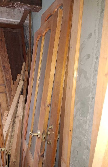 Продам двери деревянные