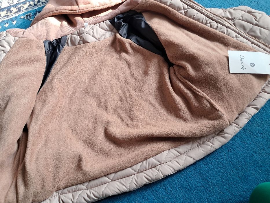 Осеньный куртка сатылады.