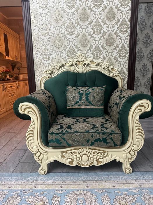 Диван с Кресломи