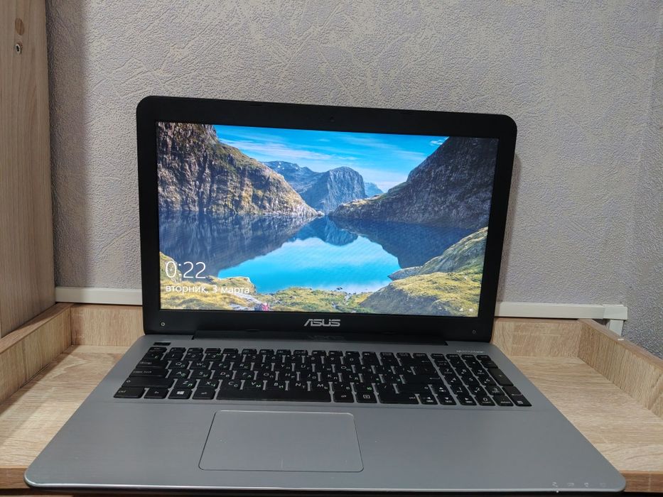 Ноутбук Asus в отличном состоянии