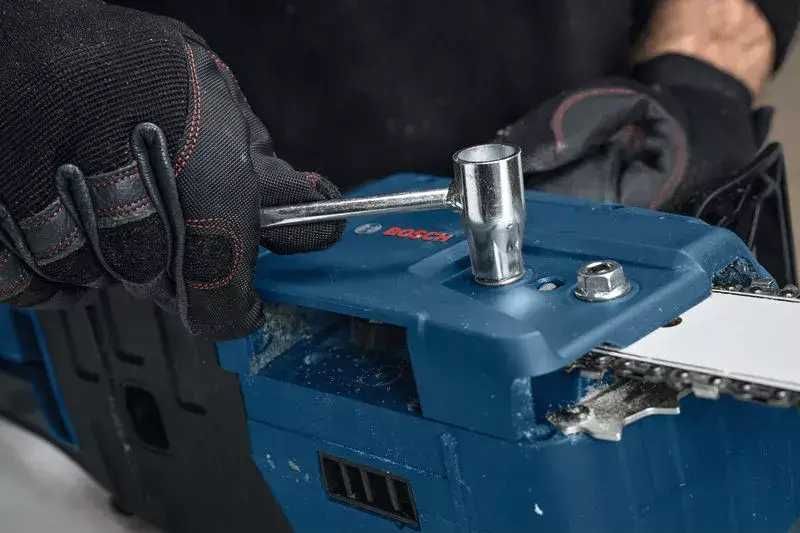 Промоция!Акумулаторен верижен трион GKE 18V-40 Bosch