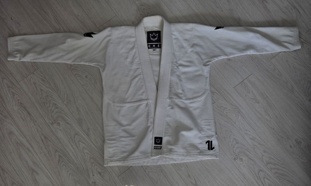 Продам Кимоно Kingz One M3 (Детский)