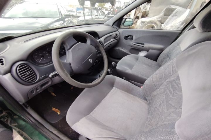 Hayon / Haion cu luneta Renault Megane 2000 1.6 MT (107 hp)