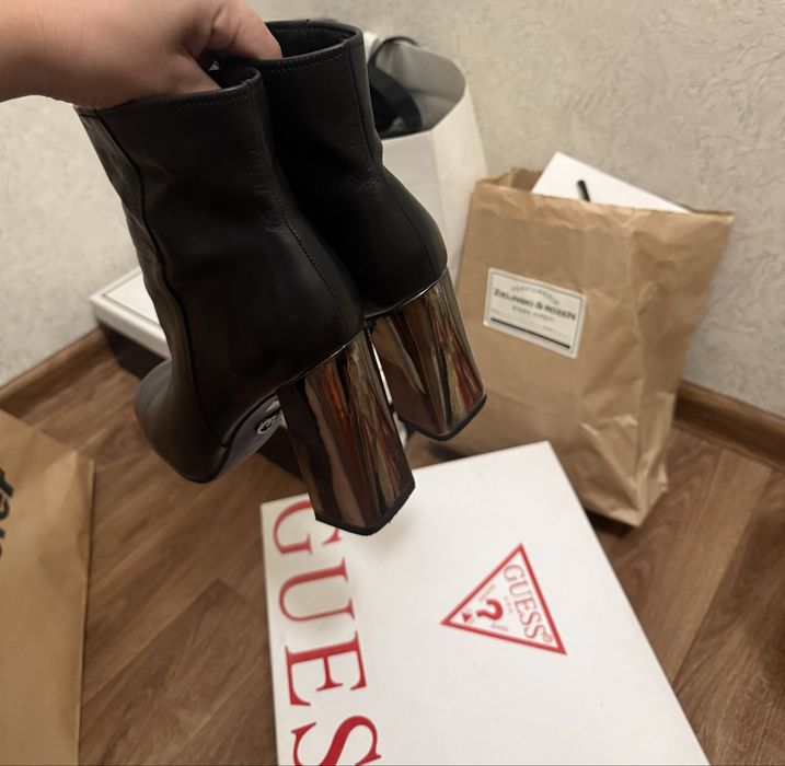 Осенние сапоги Guess