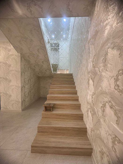 Евродом сзади Экобазара, 2.6-соток