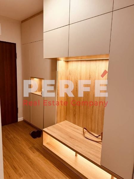 Дава се под наем Тристаен апартамент в Бургас, Изгрев - 98 кв.м за 1050 € - Снимка #9