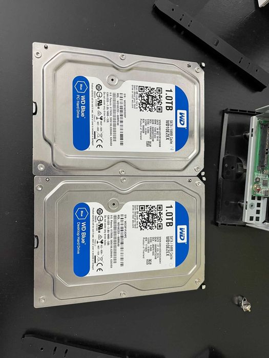 NAS QNAP TS-228 cu 2 HDD WD x 1TB