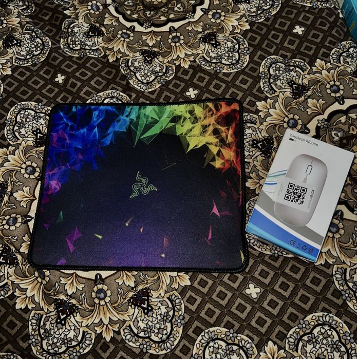 Simsiz sichqoncha va Razer o'yin kovrigi (Komplekt / Yangi)