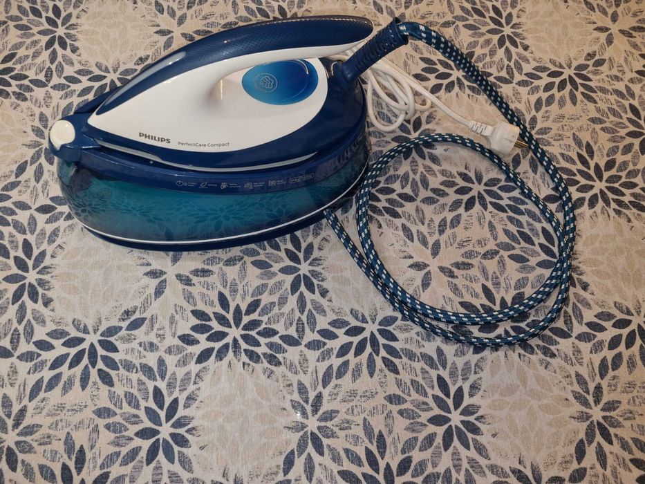 Парна станция / ютия Philips + ПОДАРЪК  маса за гладене-много стабилна