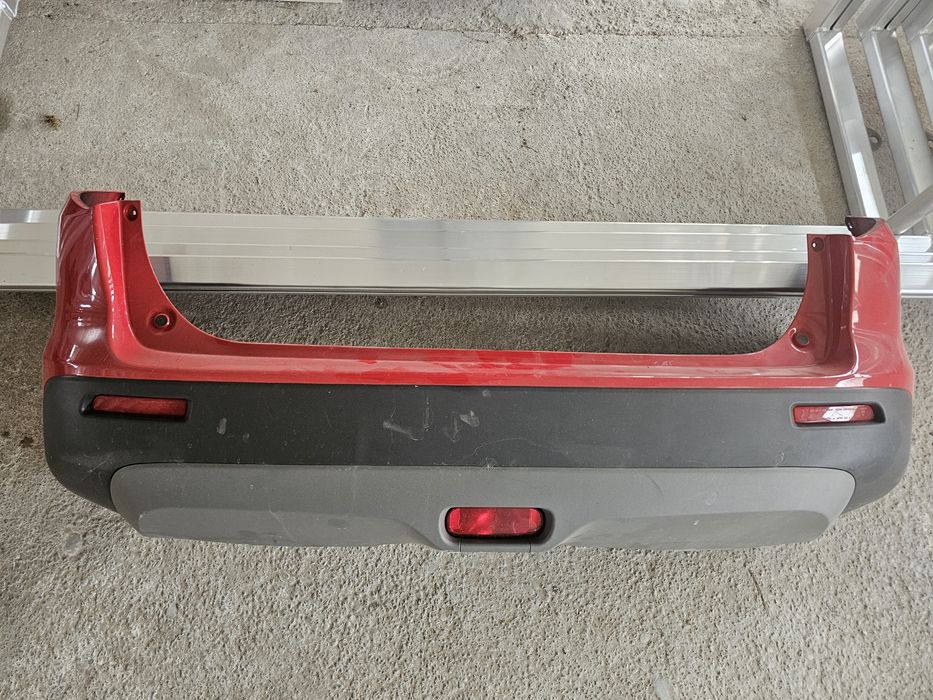 Bară spate spoiler Suzuki Vitara 2016-2020, culoare roșie, impecabila