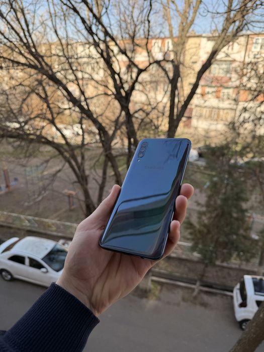 Samsung A50 srochna sotiladi