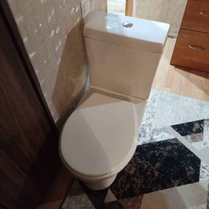 Унитаз бытовой б/у